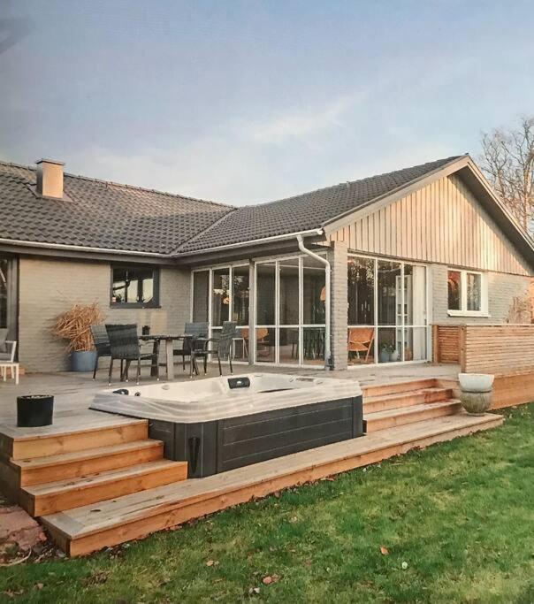 Wunderbares Feriendomizil Mit Whirlpool Βίλα Sölvesborg Εξωτερικό φωτογραφία